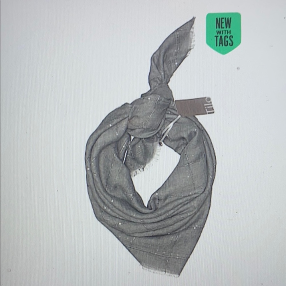 NWT beautiful Tilo scarf/wrap with sequin details